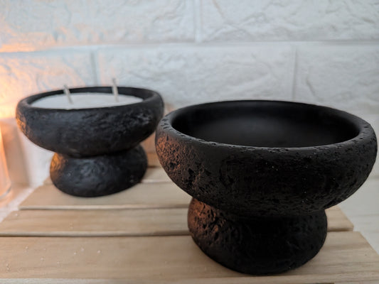 Vase en pierre de lave noire pour sable de cire