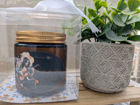 Noite de Fado – Cedar &amp; Teakwood