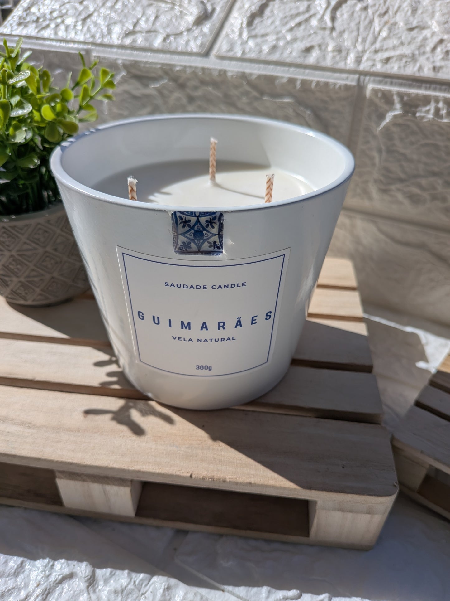 Guimarães Candle – Milk &amp; Almond Scent