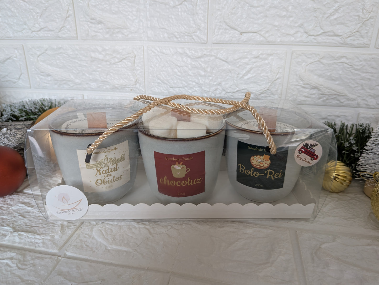 Conjunto de 3 velas de Natal.