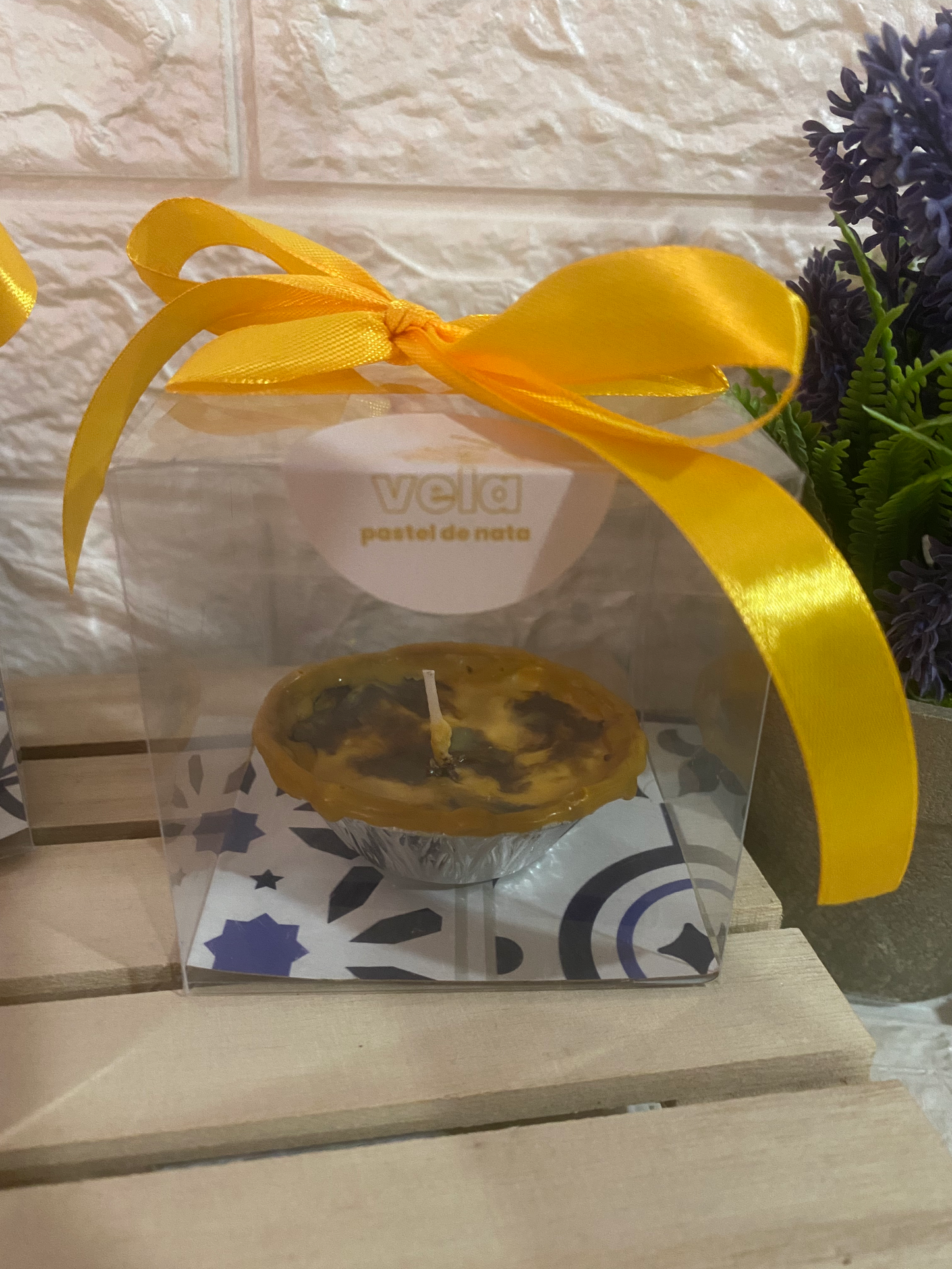 Candle in the shape of a real pastel de nata pafum pastel de nata
