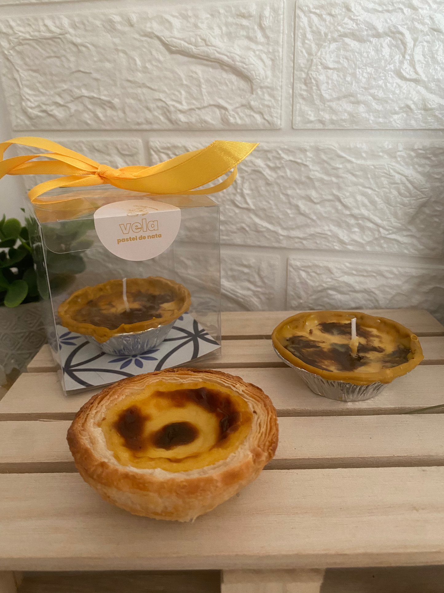 Candle in the shape of a real pastel de nata pafum pastel de nata