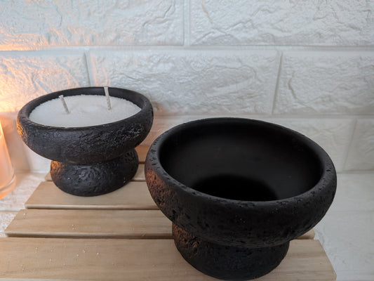 Vase en pierre de lave noire pour sable de cire