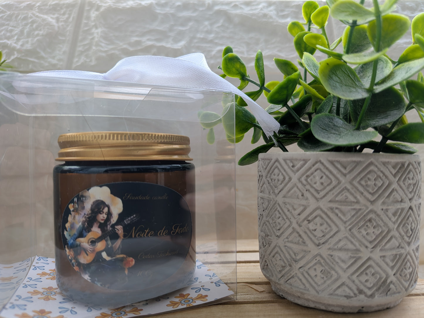 Noite de Fado – Cedar &amp; Teakwood